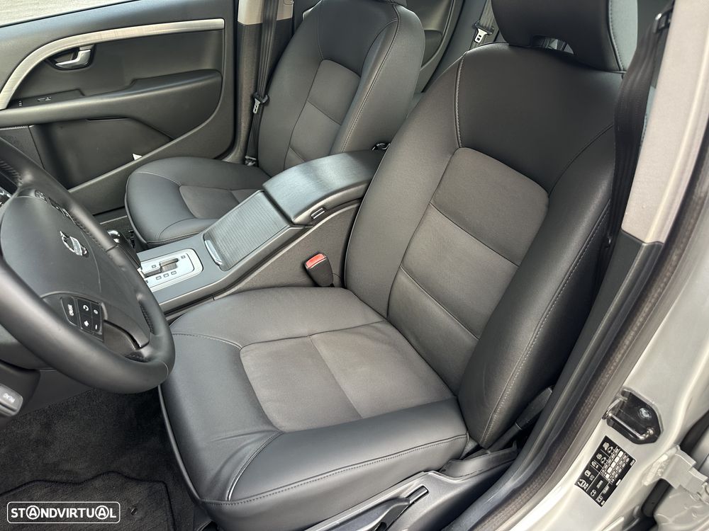 Volvo V70 2.4 D5 Summum Geartronic - 19