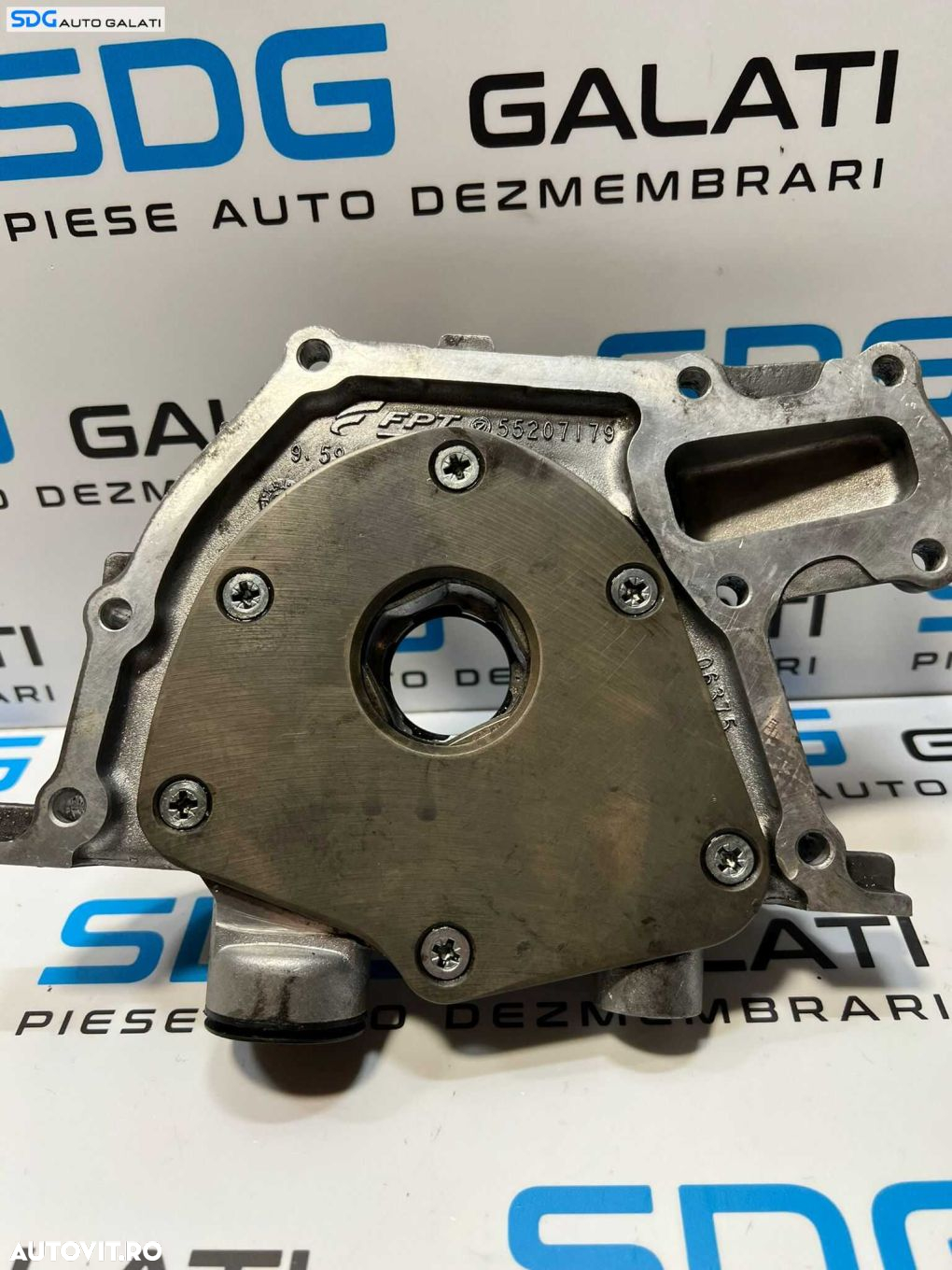 Pompa de Ulei Capac Semering Fulie Vibrochen Arbore Cotit Fiat Doblo 2 1.6 JTD 2010 - 2018 Cod 55207179 - 2
