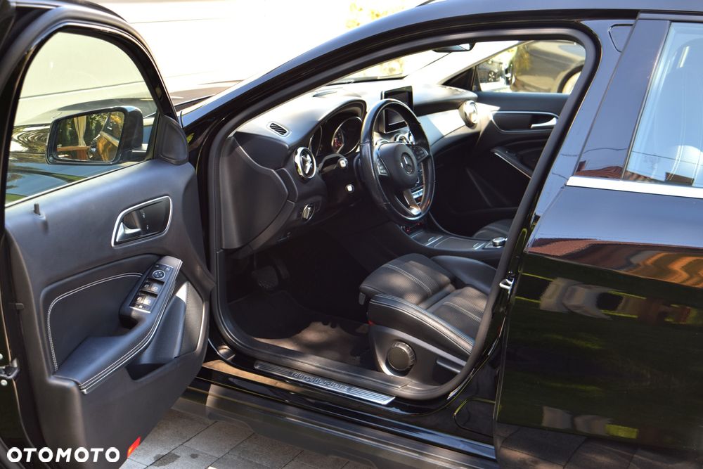 Mercedes-Benz GLA 200 7G-DCT Style - 10