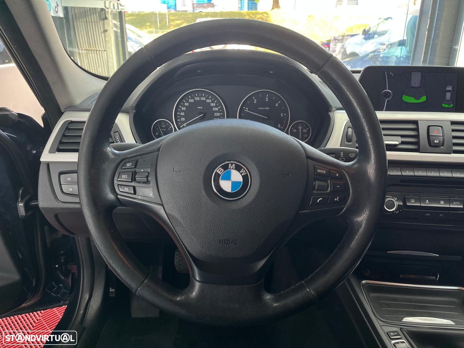 BMW 318 d Touring - 12