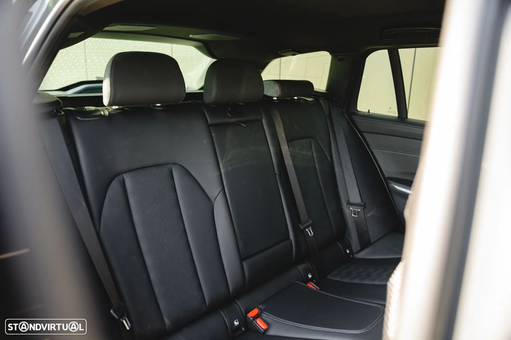 BMW M3 Competition M xDrive - 33