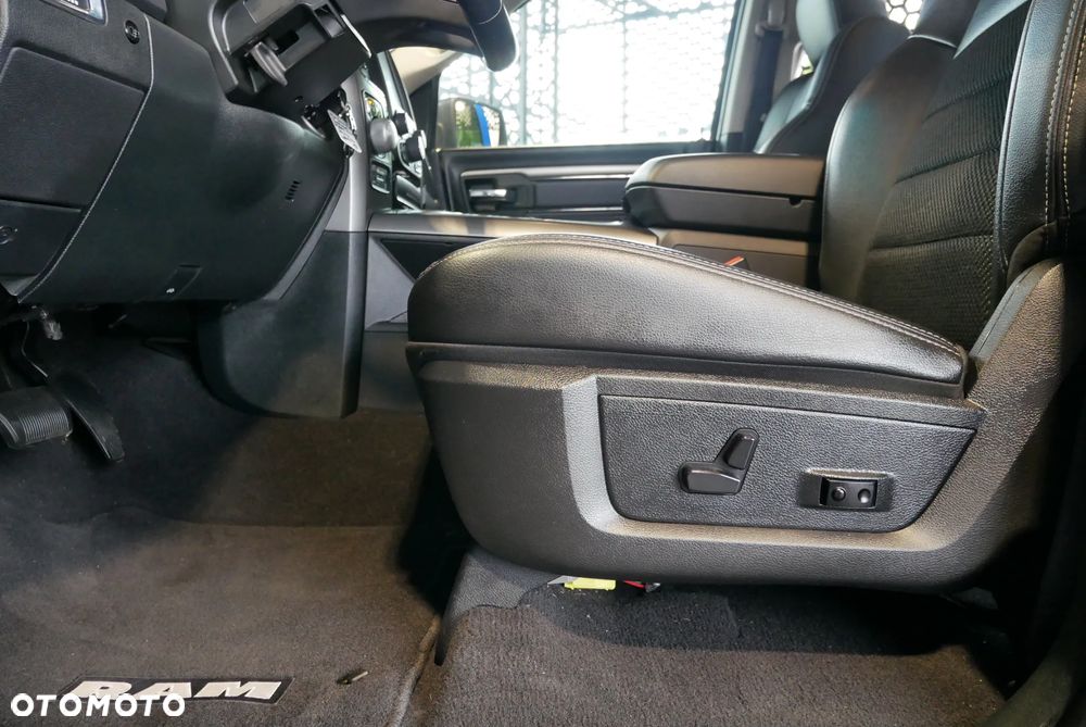 Dodge RAM 1500 5.7 4x4 - 23