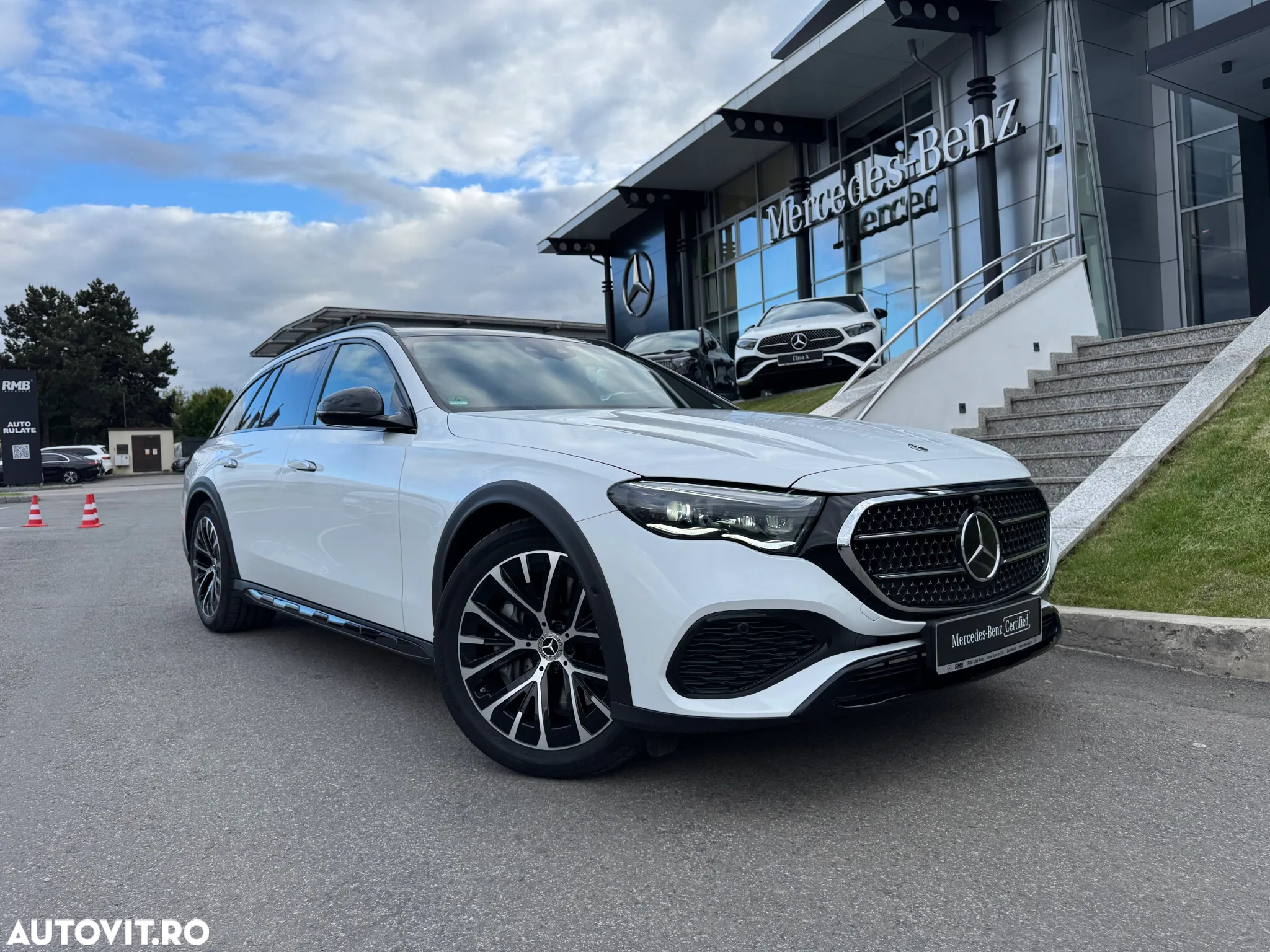 Mercedes-Benz E 300 Hybrid de All-Terrain 4MATIC Aut. - 4