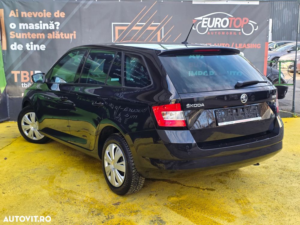 Skoda Fabia 1.0 MPI Cool Edition Red & Grey - 9