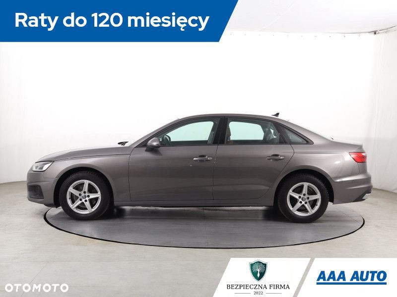 Audi A4 Limousine - 4