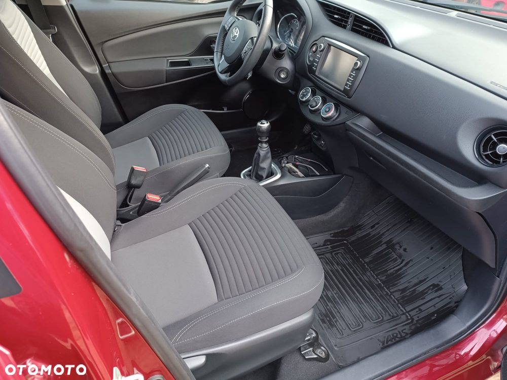 Toyota Yaris 1.5 Premium - 10