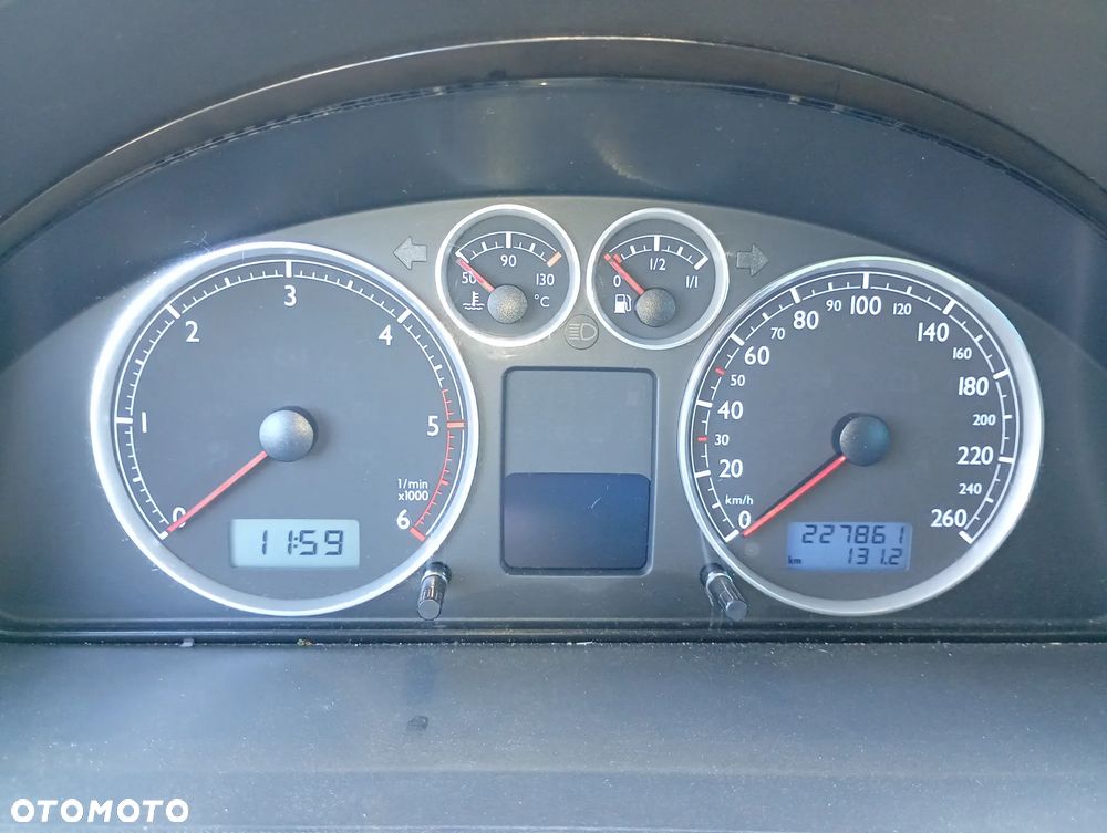Volkswagen Sharan 1.9 TDI Trendline - 10
