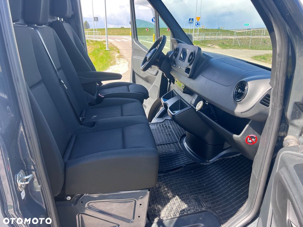 Mercedes-Benz SPRINTER - 15