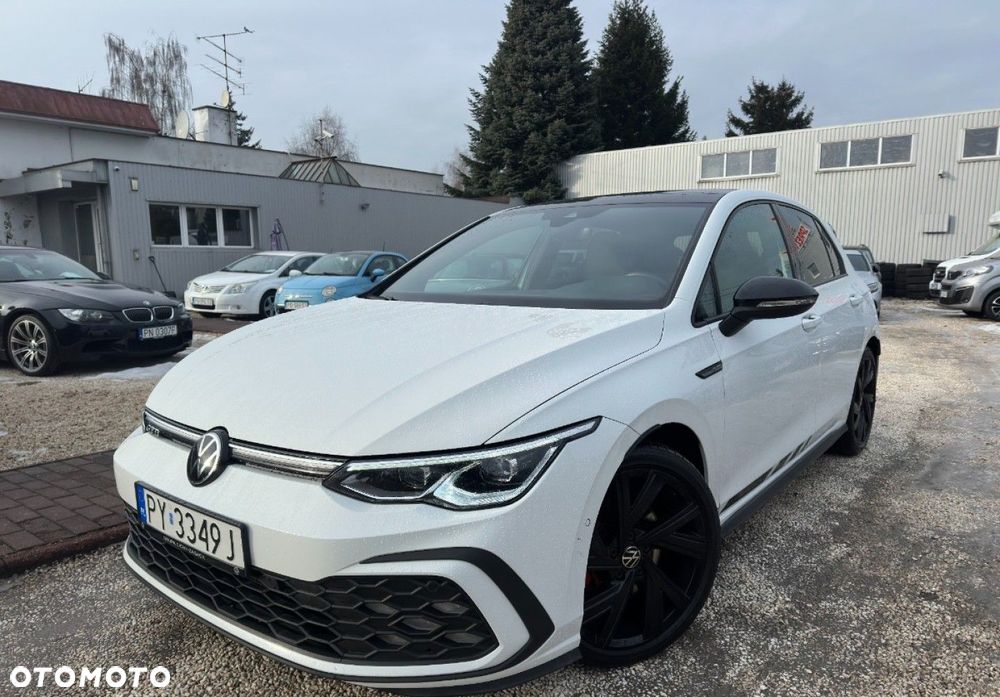 Volkswagen Golf - 1