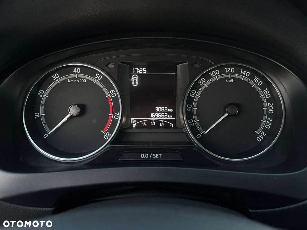 Skoda RAPID 1.0 TSI Active - 16