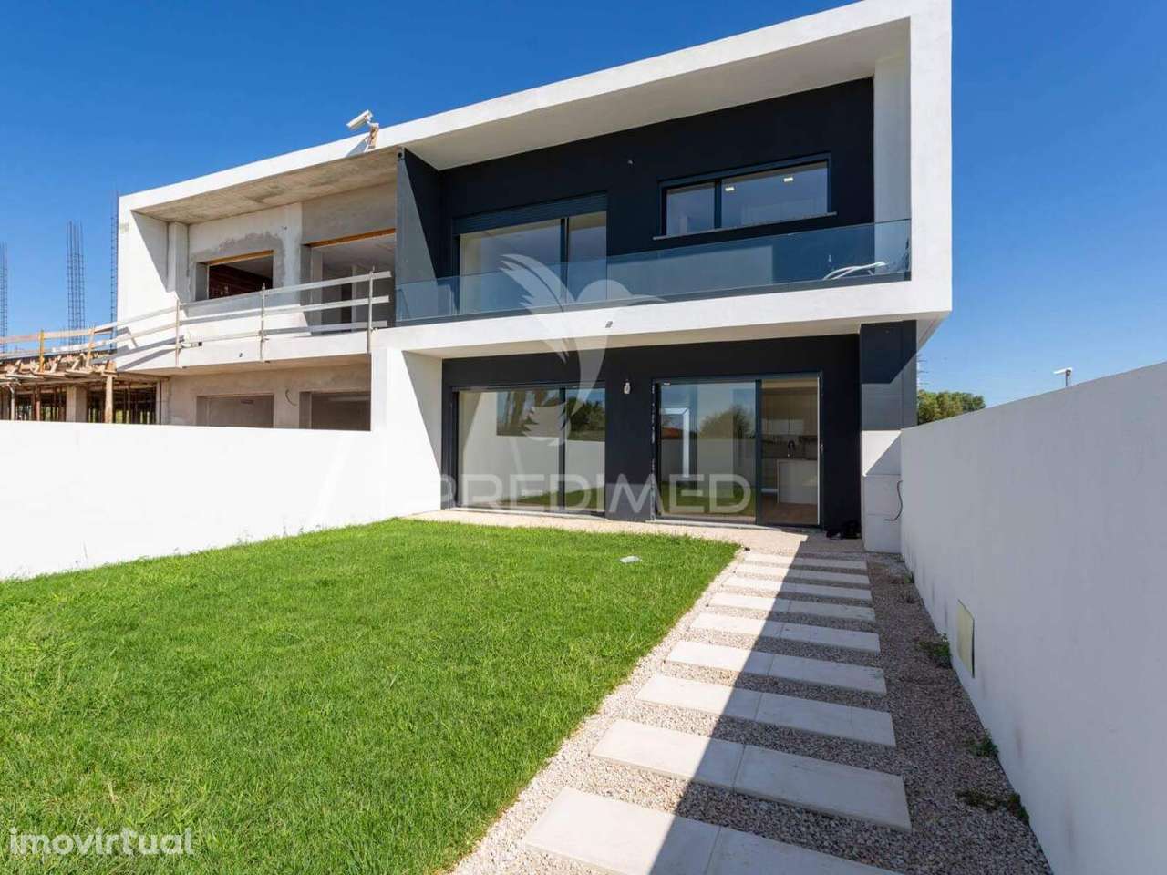 Moradia T4 -Condomínio Fechado Éden Entroncamento - Grande imagem: 4/39