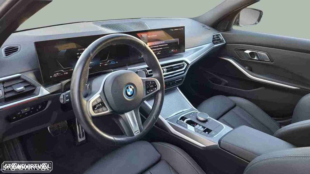 BMW 320 d Touring Pack Desportivo M Auto - 6