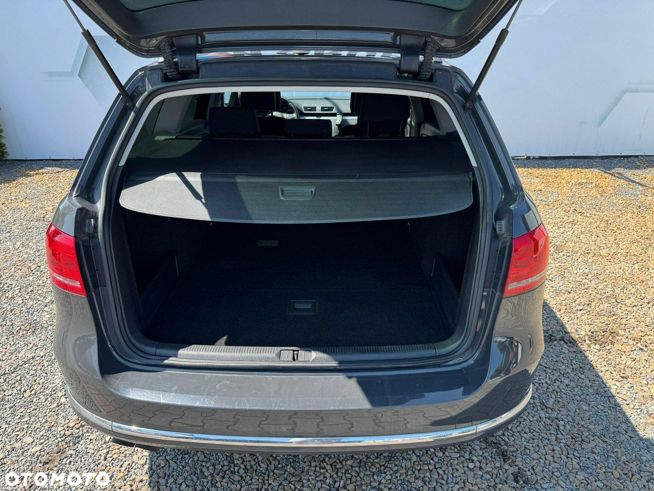 Volkswagen Passat - 13