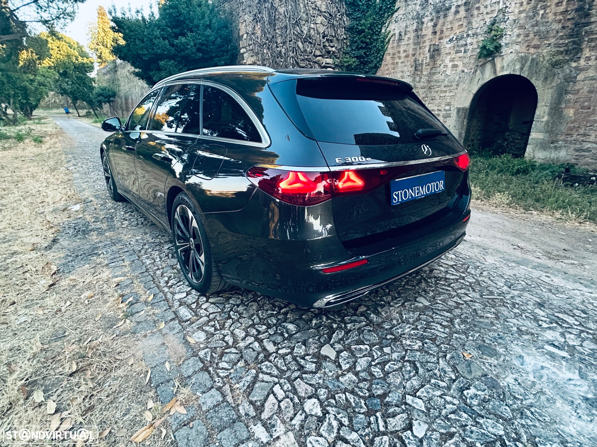Mercedes-Benz E 300 e Avantgarde - 5