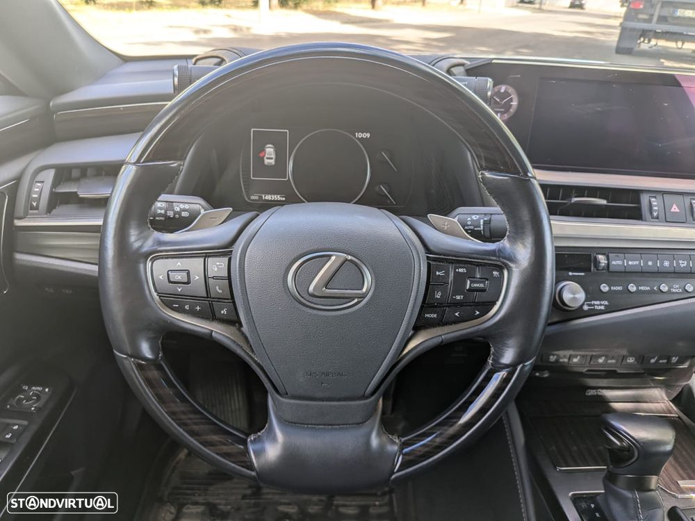 Lexus ES 300h Executive+ - 13