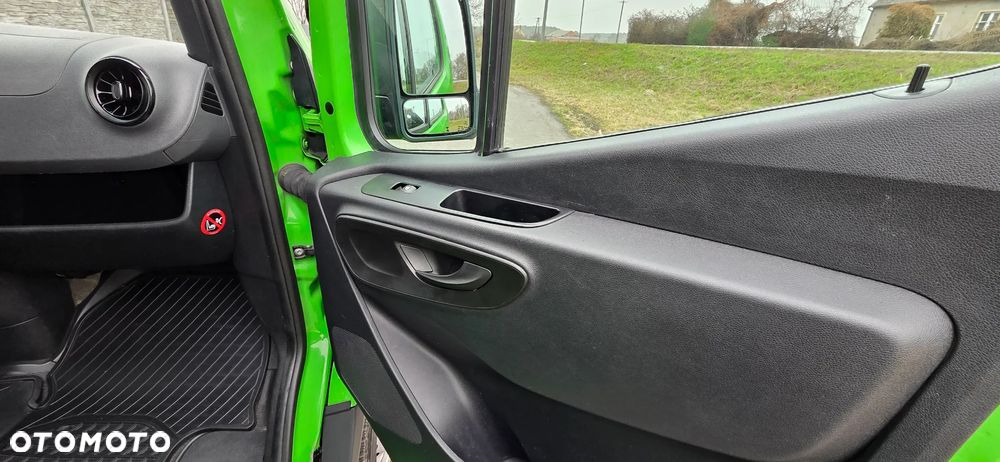 Mercedes-Benz Sprinter 907.221 - 19