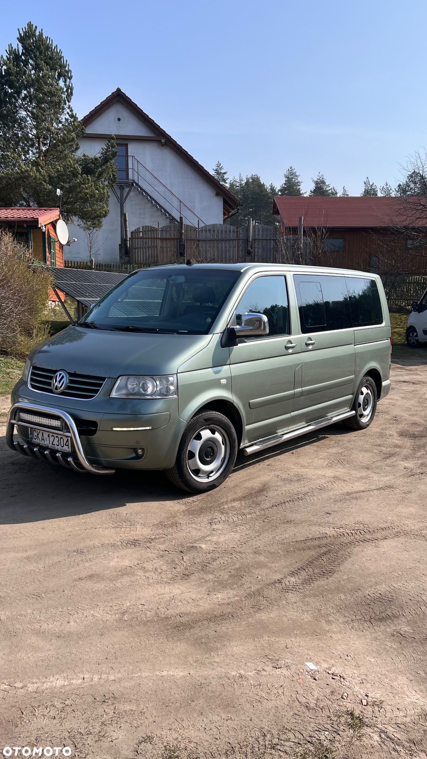 Volkswagen Multivan - 1