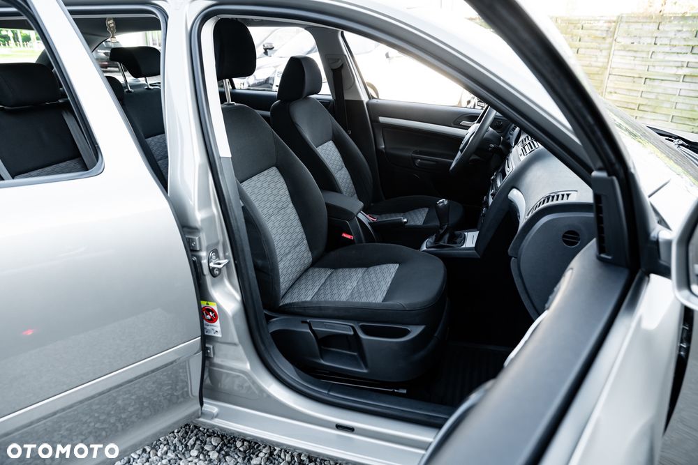 Skoda Octavia 1.6 - 25