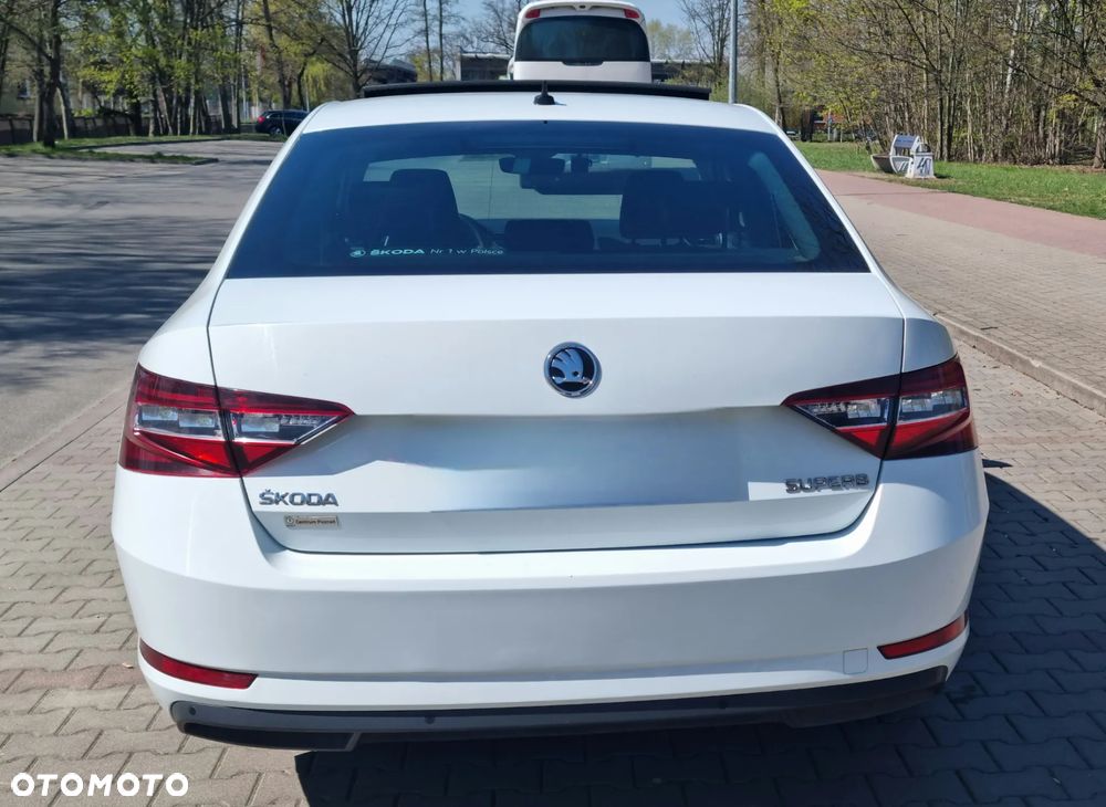 Skoda Superb 2.0 TDI Style - 8