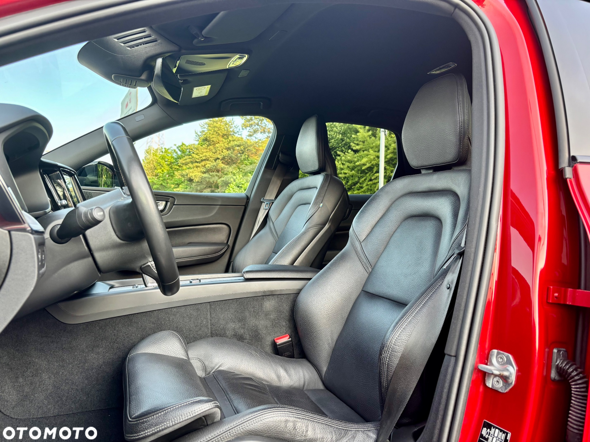 Volvo XC 60 D4 AWD R-Design - 26