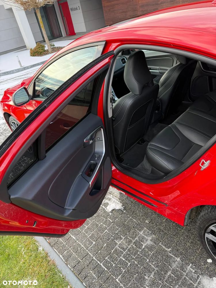 Volvo S60 T5 Geartronic RDesign - 17