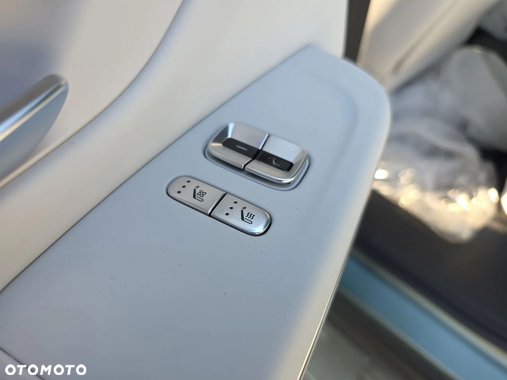 XPeng G9 94.6 kWh AWD Performance - 25