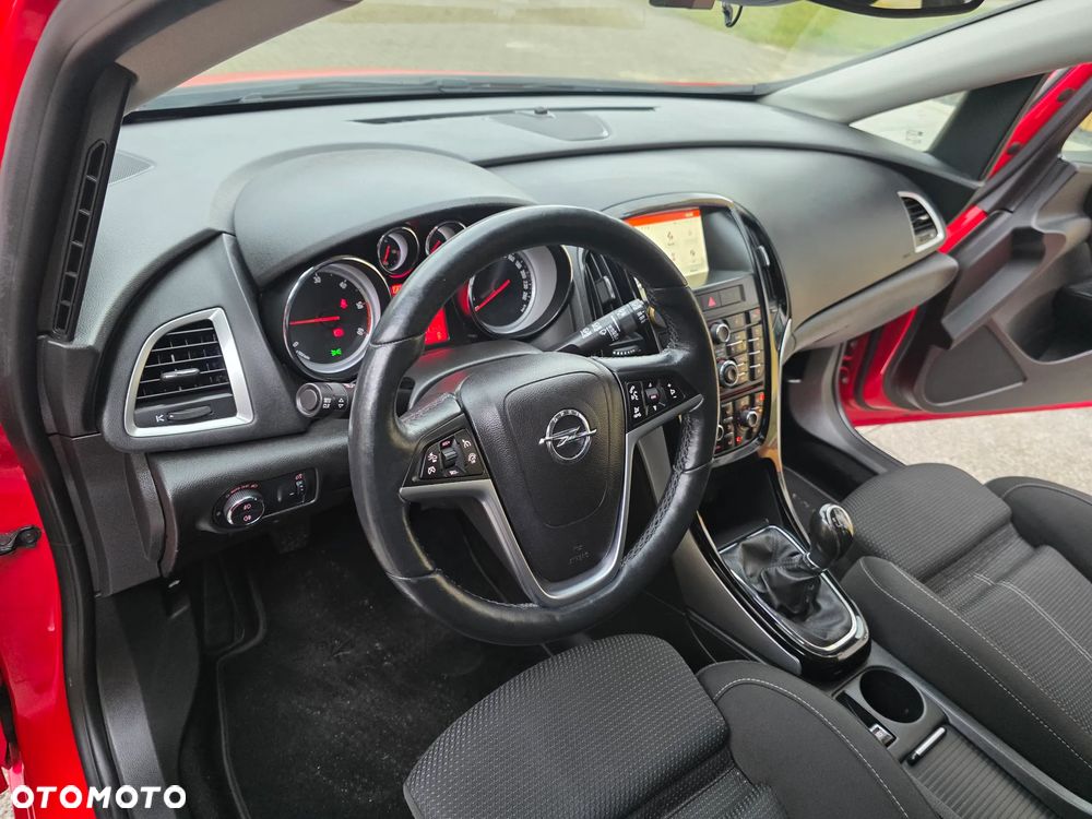 Opel Astra 2.0 CDTI Cosmo - 29