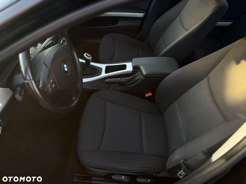BMW Seria 3 320d DPF - 23