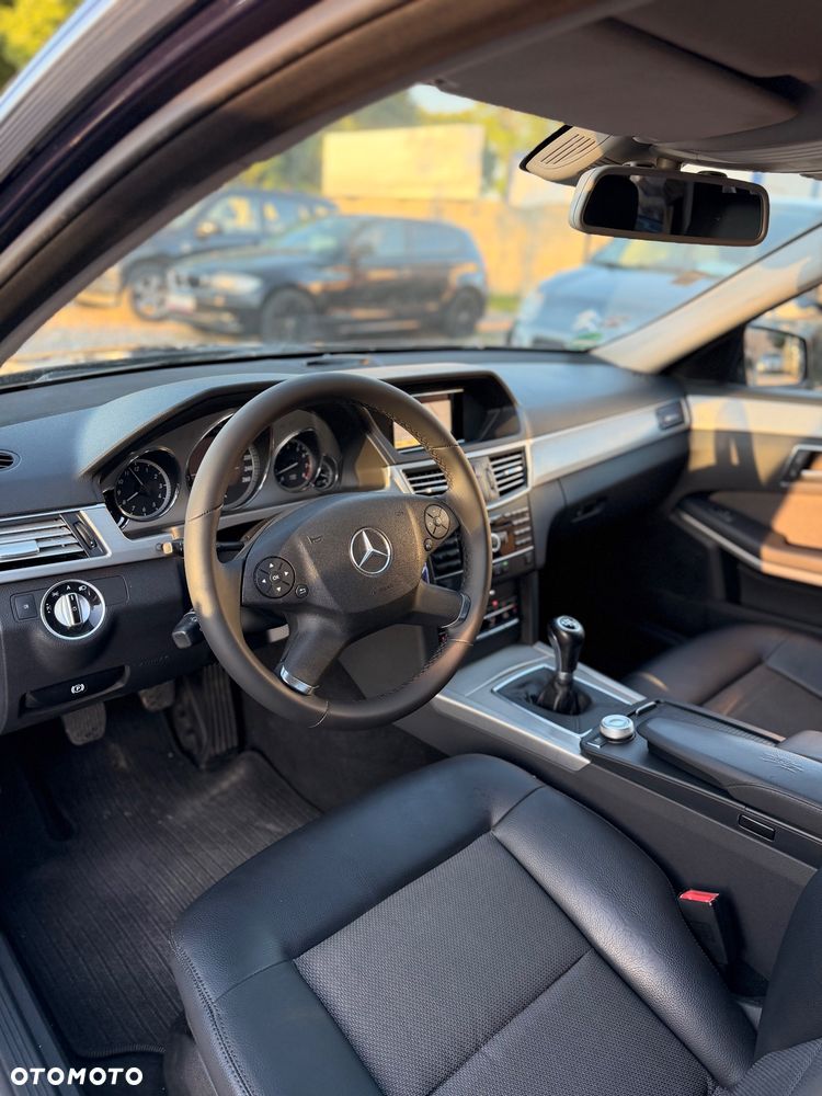 Mercedes-Benz Klasa E 200 CGI BlueEffICIENCY Avantgarde - 10