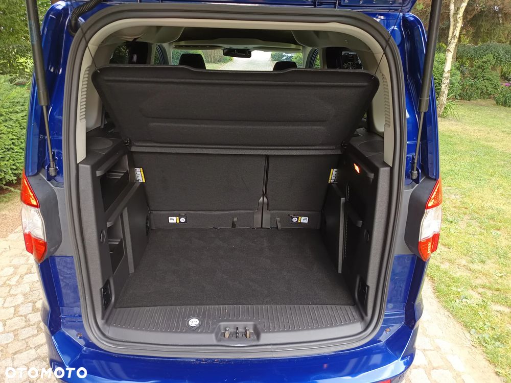 Ford Tourneo Courier 1.0 EcoBoost S&S Titanium - 33