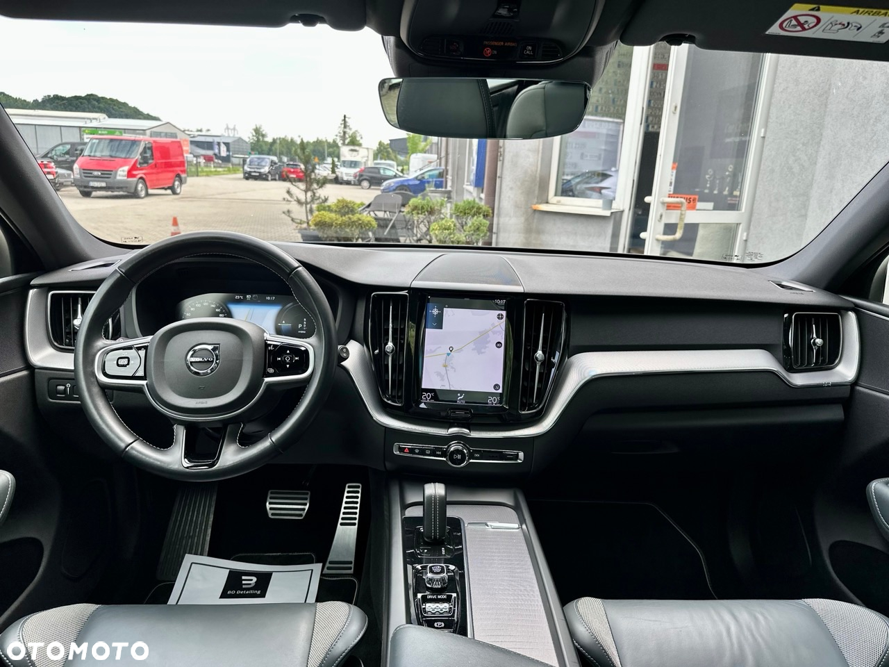 Volvo XC 60 T6 AWD Plug-In Hybrid R-Design - 26