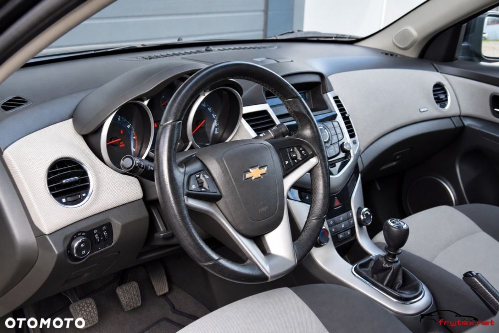 Chevrolet Cruze - 18