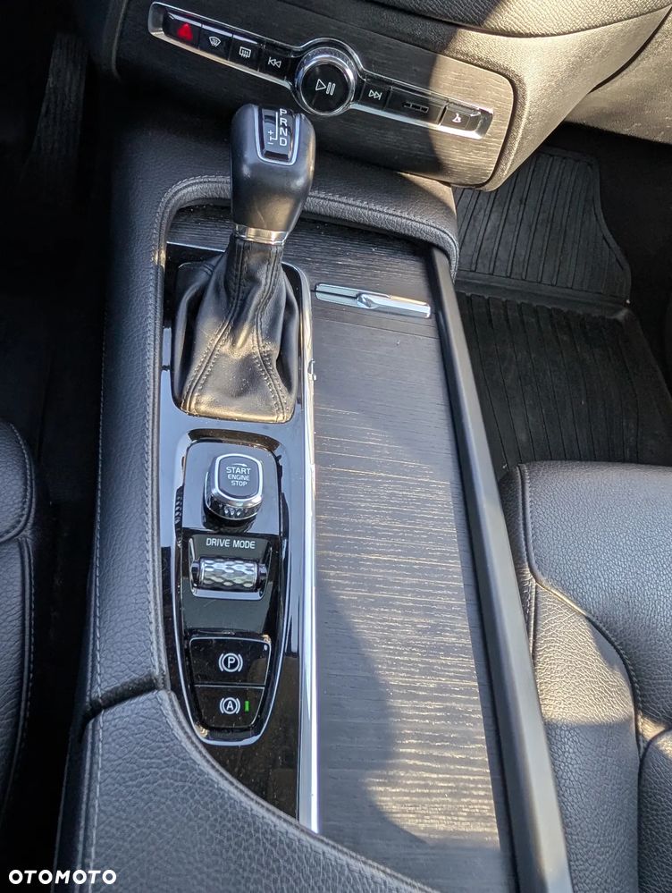 Volvo XC 90 - 37