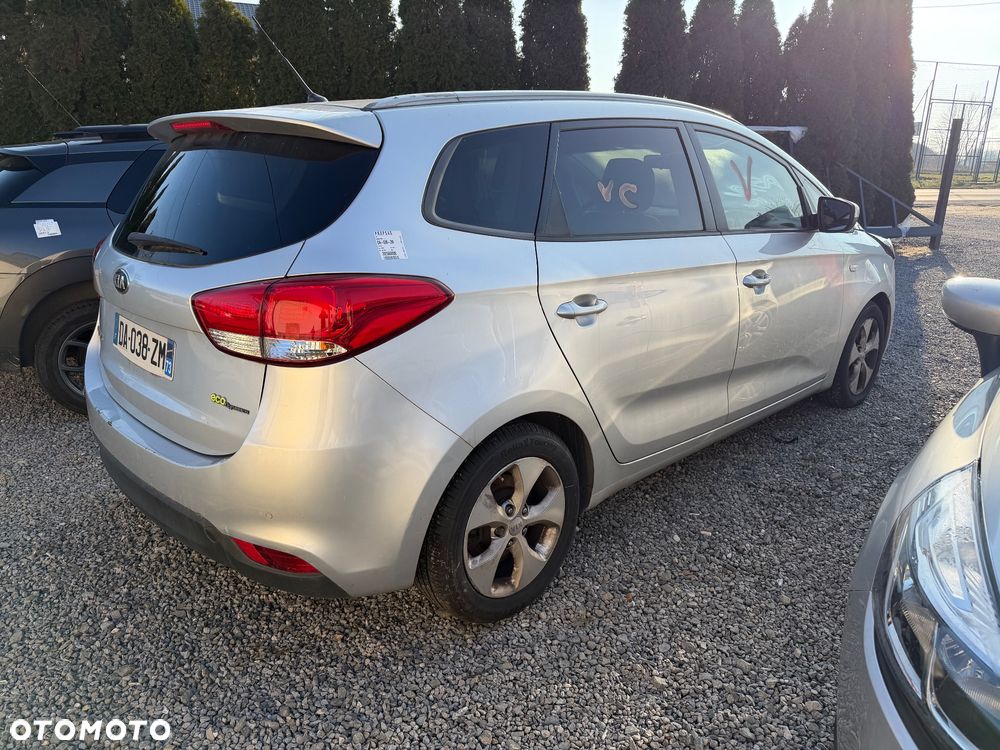 Kia Carens 1.7 CRDi 115 Dream-Team Edition - 4