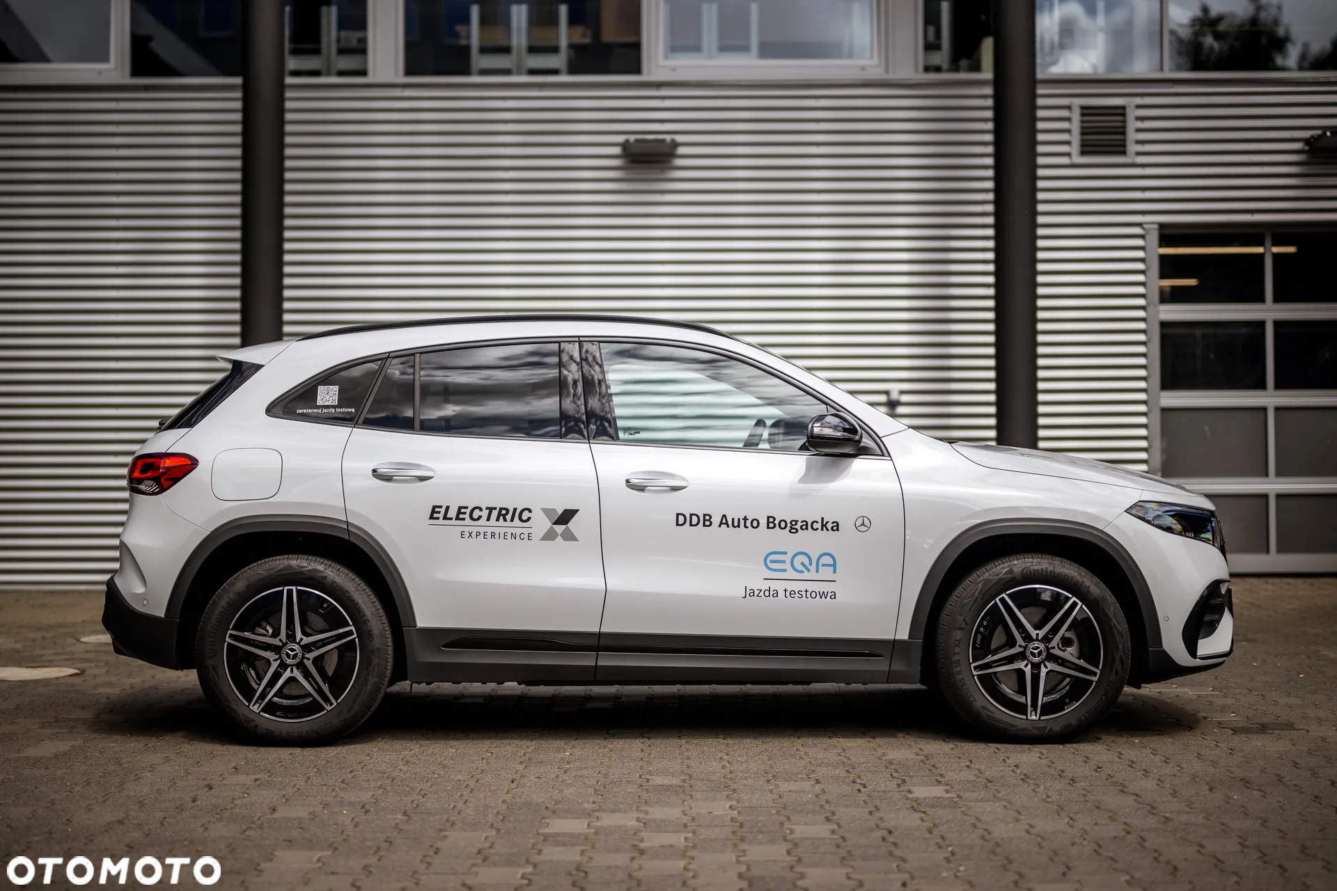 Mercedes-Benz EQA 350 4-Matic AMG Line - 4