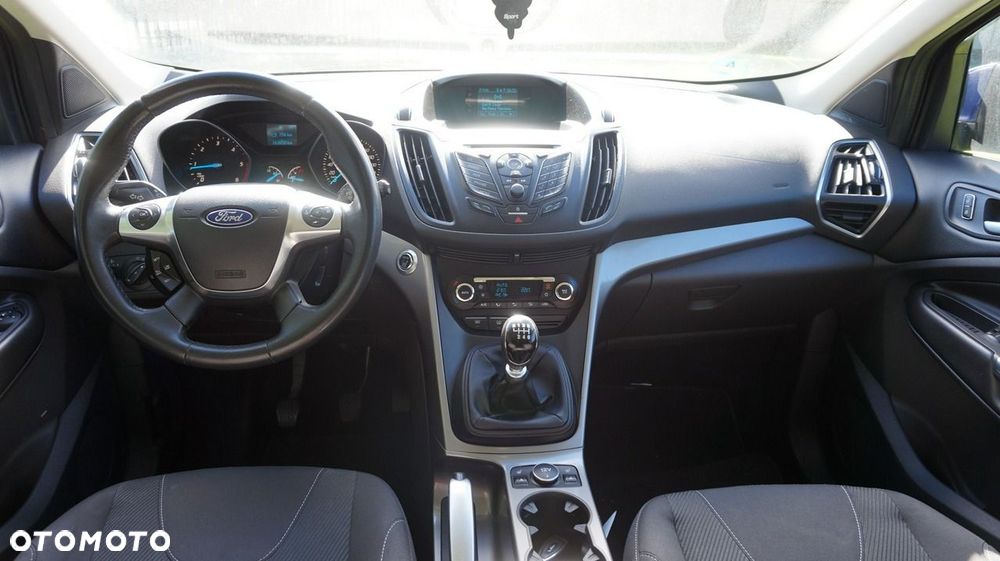 Ford Kuga - 10