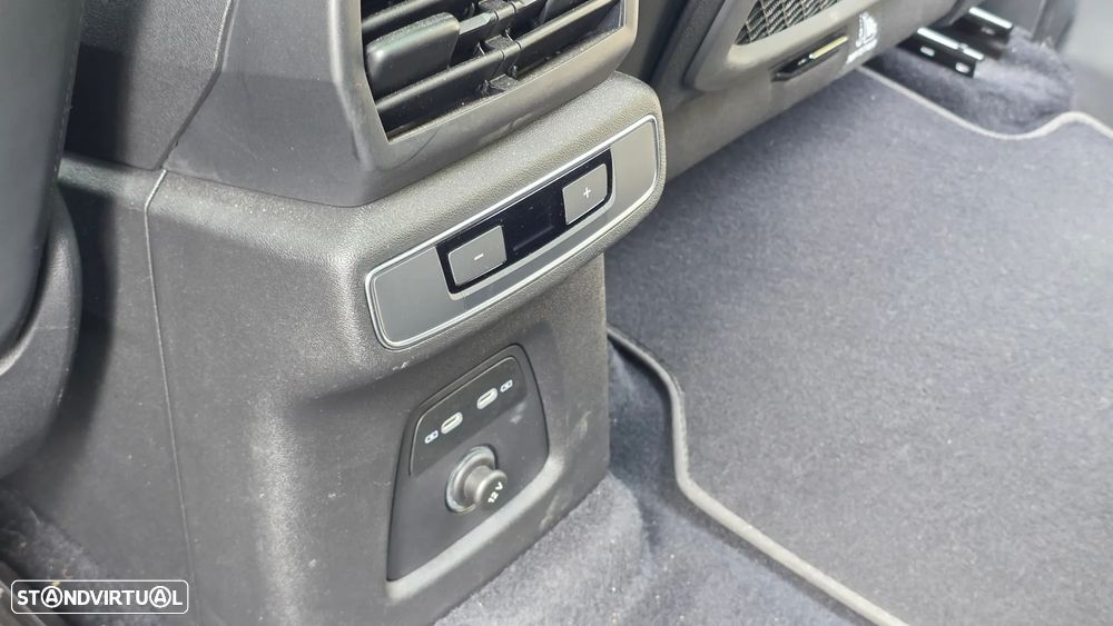 Audi Q4 e-tron 50 quattro - 12