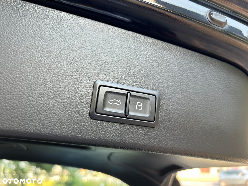 Audi A6 Avant 2.0 TDI Ultra S tronic - 21