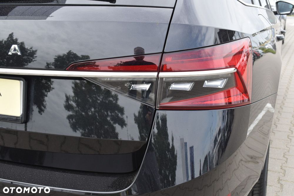 Skoda Superb 2.0 TDI SCR Style DSG - 39