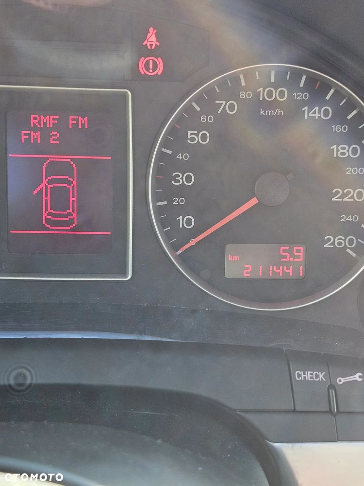 Audi A4 Limousine - 13