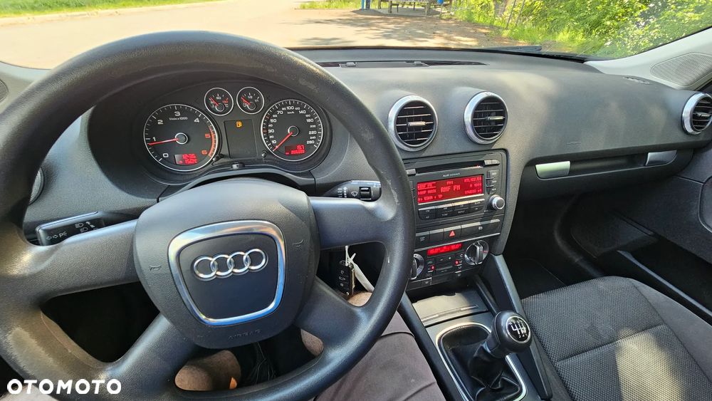 Audi A3 Sportback 2.0 TDI DPF Ambiente - 30