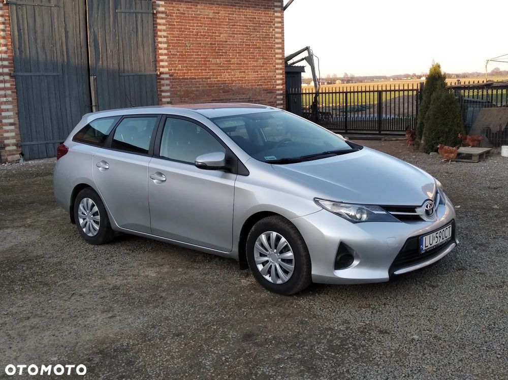 Toyota Auris 1.4 D-4D Life - 3