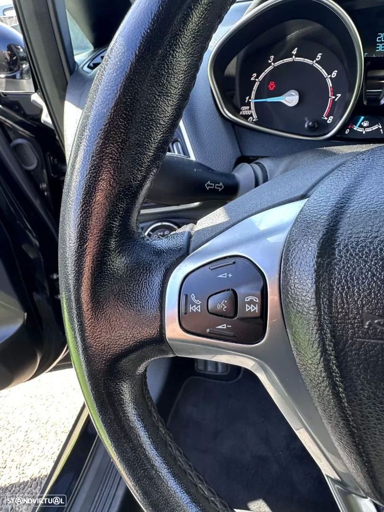 Ford B-Max 1.0 EcoBoost Titanium - 37