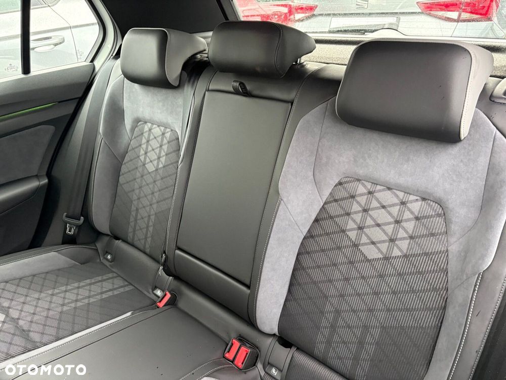 Volkswagen Golf - 14