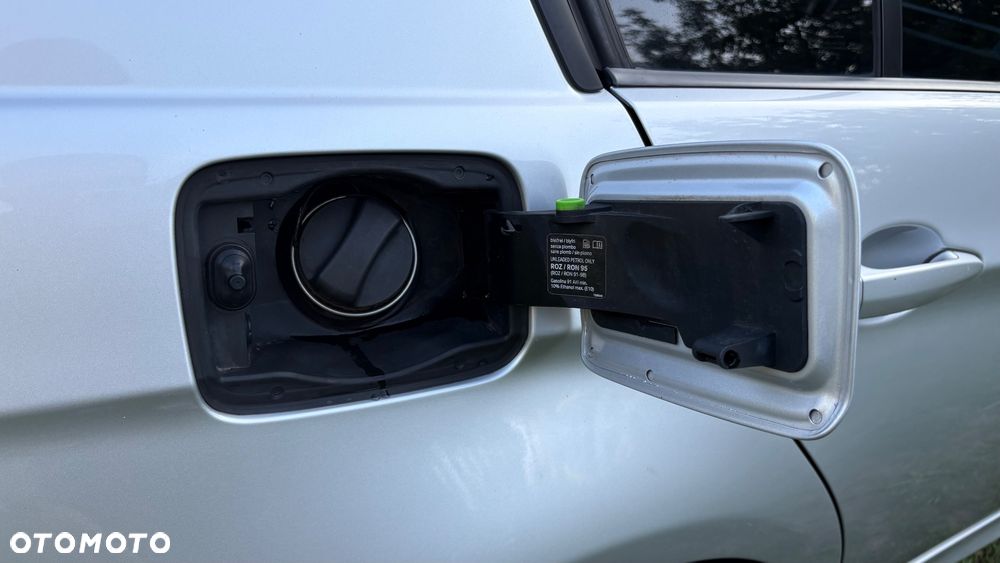BMW Seria 3 320i - 32