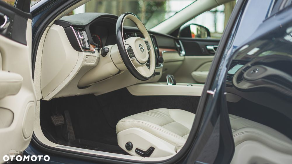 Volvo S60 B5 B AWD Plus Dark - 12