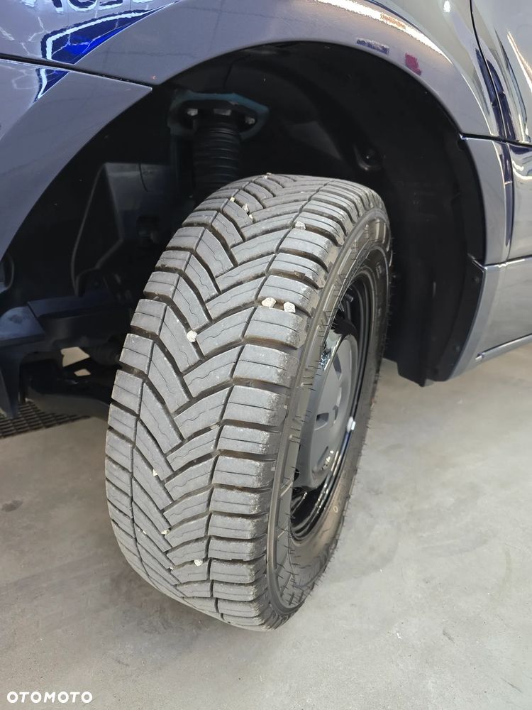 Mercedes-Benz SPRINTER 319 3.0 CDI KONTENER 4,28cmDługi 2,29cmSzero 2,24cmWysok + WINDA 750Kg 42Tyś km SERWIS DO OSTATNIEGO Km ASO MERCEDES-BENZ SALON PL STAN NOWY NOWY NOWY FABRYCZNA GWARANCJA - 41