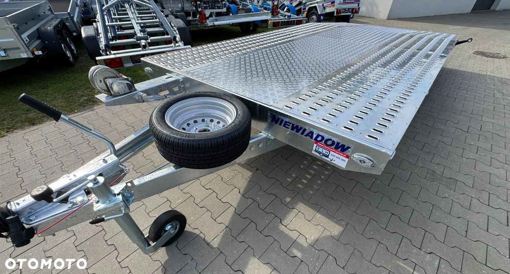 Niewiadów Laweta samochodowa NIEWIADÓW  Jupiter 4,5x2,10 cm DMC:2700kg+Wypełnienie środka blachą aluminiową ryflowaną - 12
