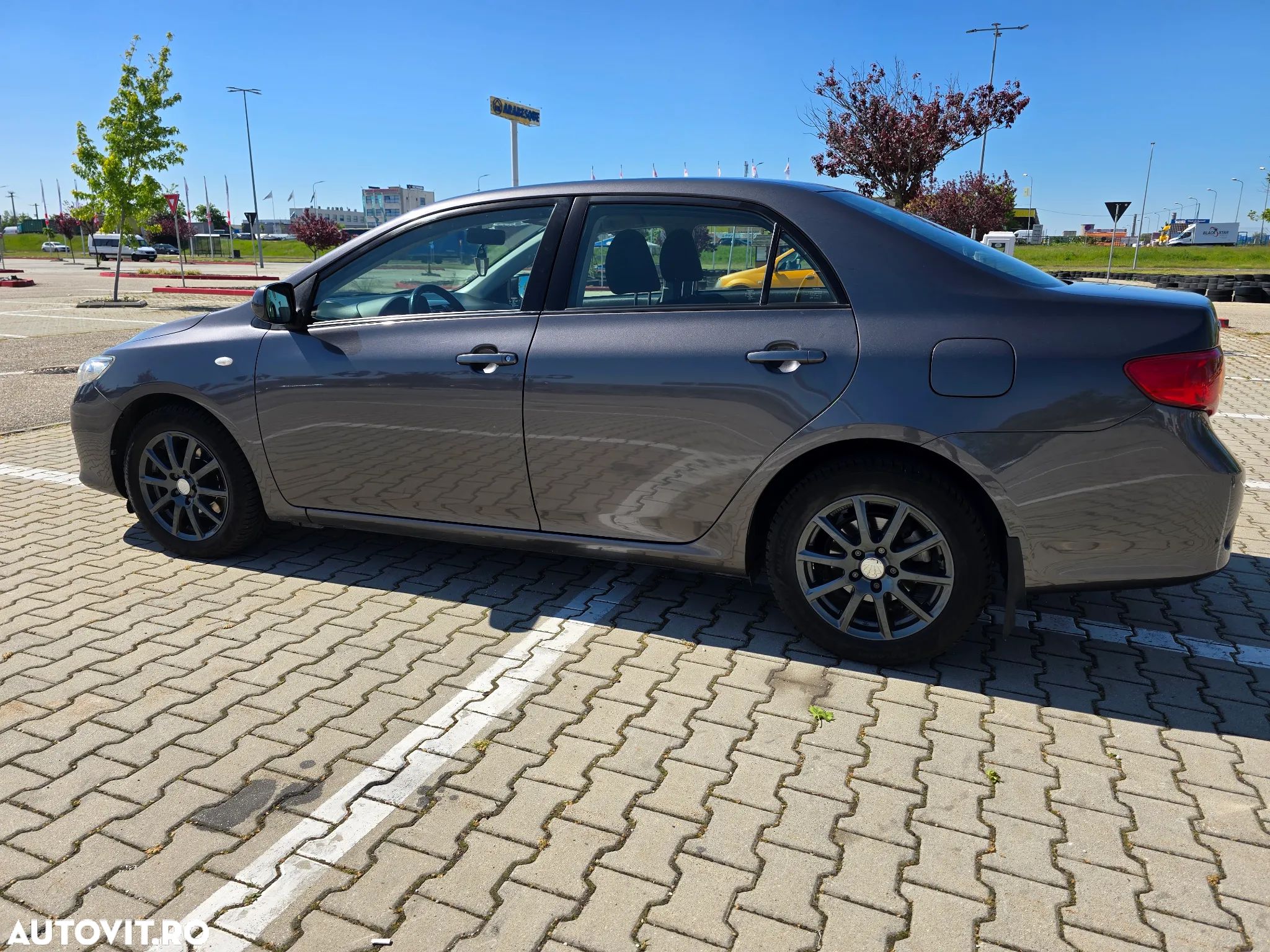 Toyota Corolla 2.0 D-4D DPF Sol - 1