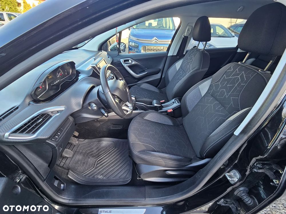 Peugeot 2008 1.6 BlueHDi Style - 19